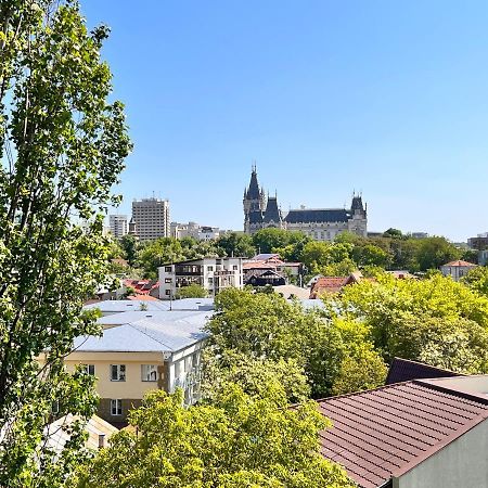 3 Rooms Apartment Palace View Iasi Extérieur photo