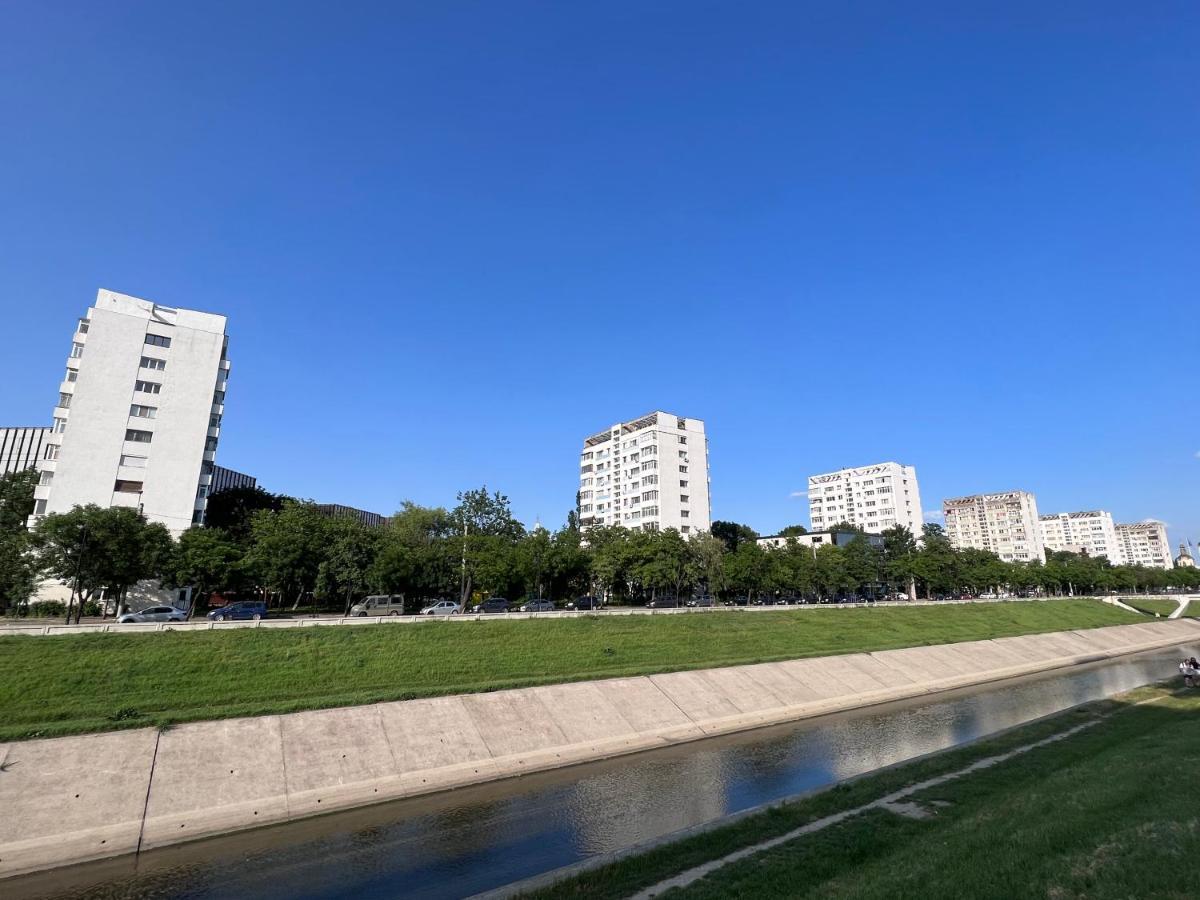 3 Rooms Apartment Palace View Iasi Extérieur photo